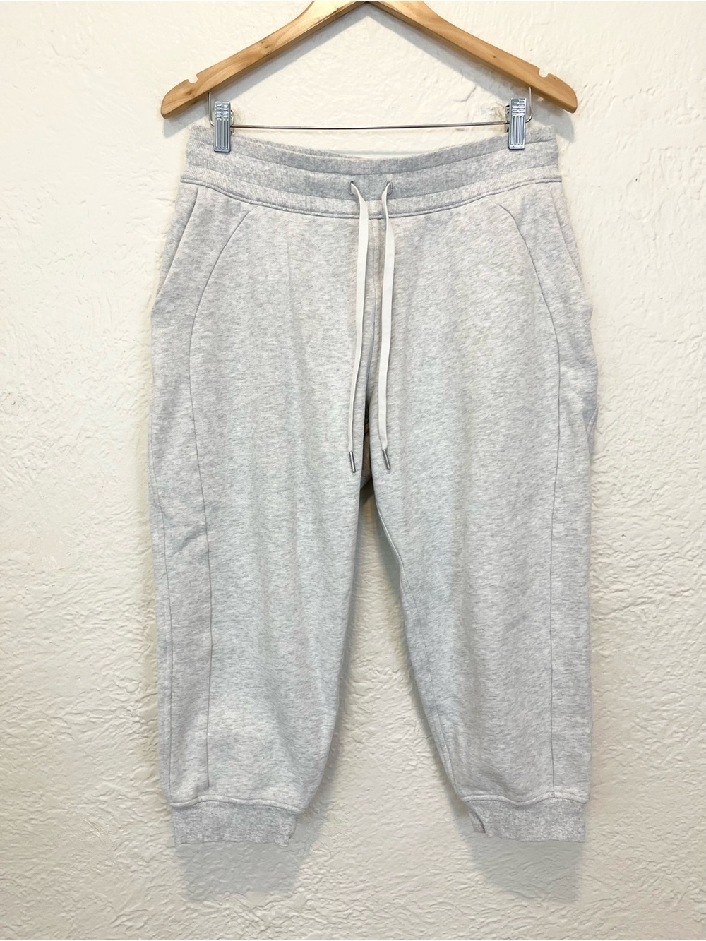Lululemon Cropped Joggers Pants High Rise Light Gray 10 Sweatpants